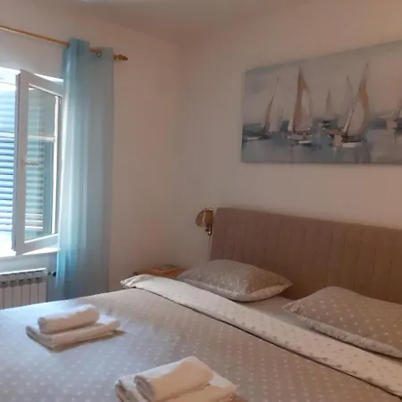 Vrata Jadrana 1 Apartment