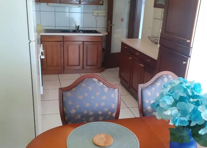 Apartment Vrata Jadrana 1 *