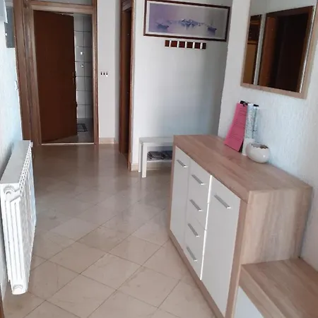 Vrata Jadrana 1 Апартаменты Риека