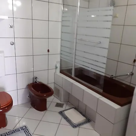 Vrata Jadrana 1 아파트 *