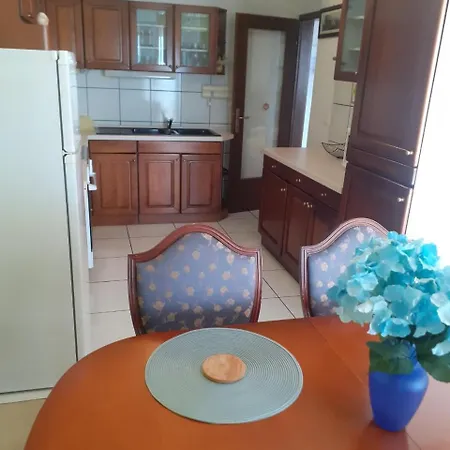 Appartement Vrata Jadrana 1 *